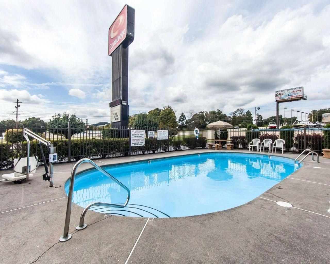 Econo Lodge Lenoir City Zewnętrze zdjęcie